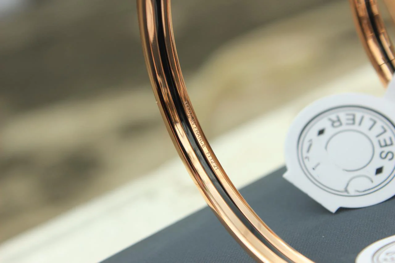 Regalia jewelryHM UNI BANGLE BAG