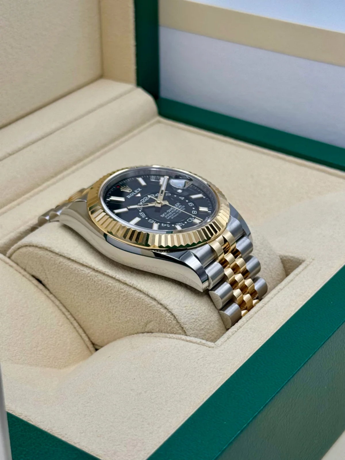 【Super Clone】ROLEX  Sky-Dweller 42mm 336933-0003/0004 Two-Tone Yellow Gold Black Dial Jubilee