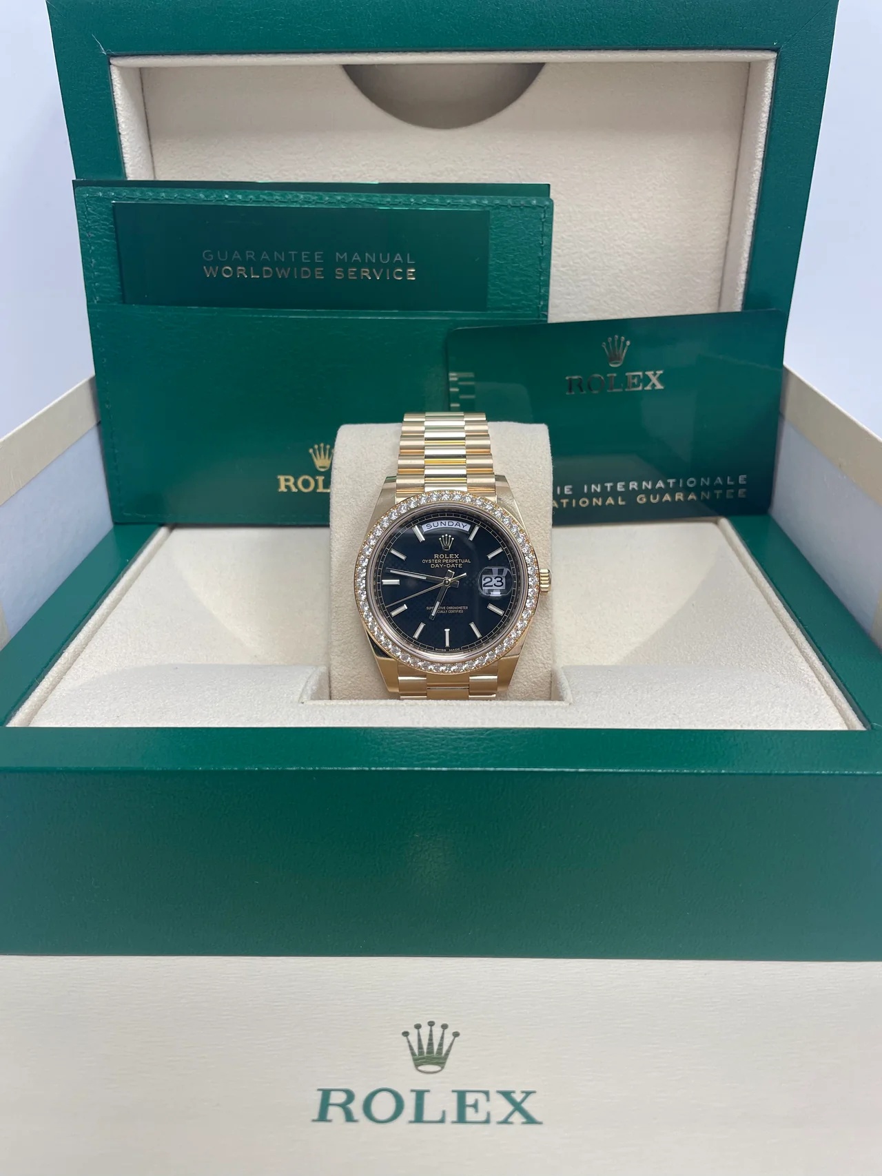 【Super Clone】ROLEX Day-Date 40mm Bright Black Dial President Watch 228348RBR-0043