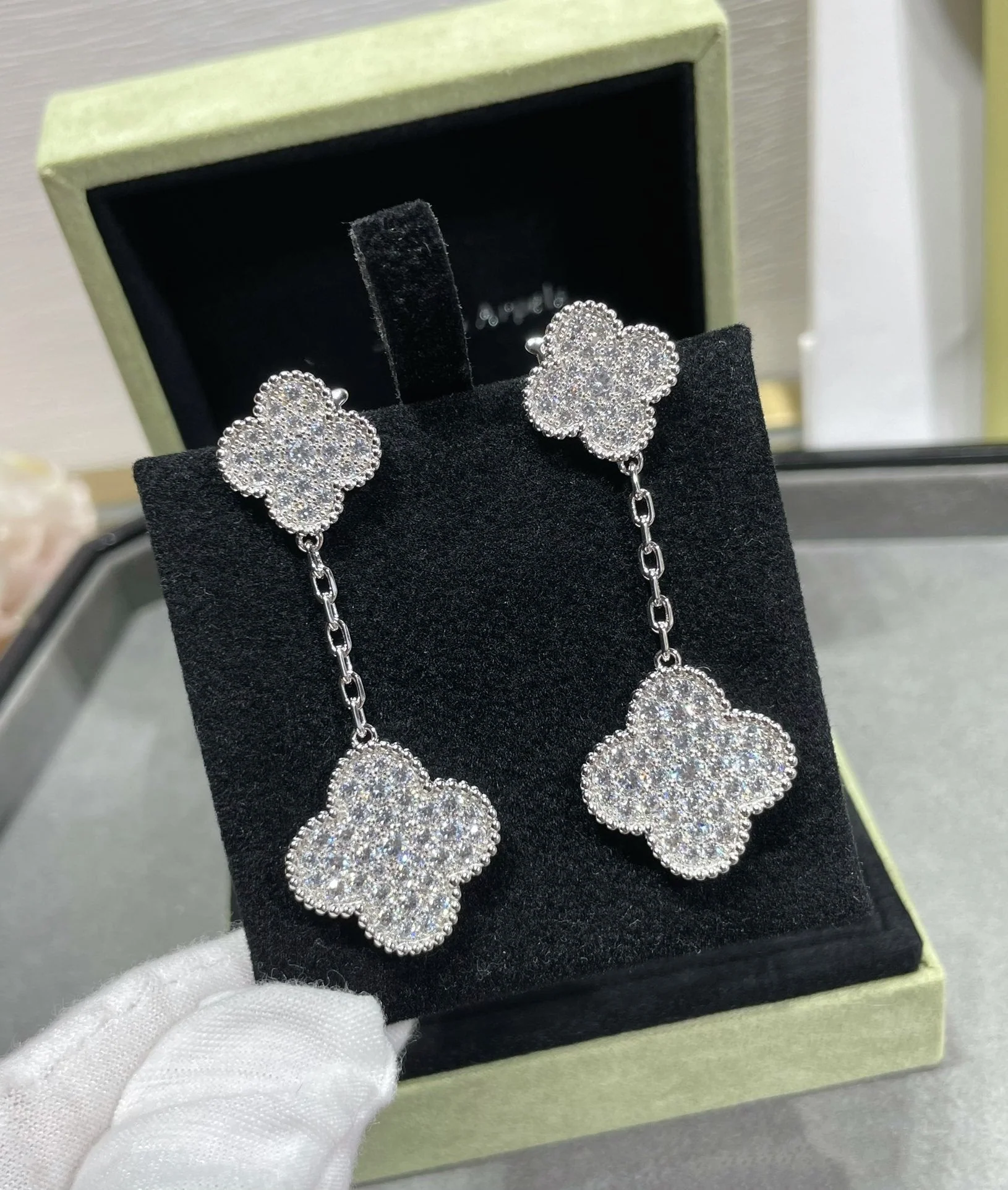 Regalia jewelryCLOVER 2 MOTIFS DIAMOND PAVED SILVER EARRINGS
