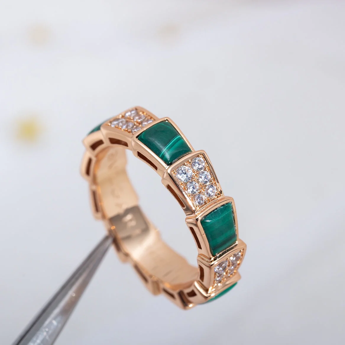 Regalia jewelrySERPENTI RING PINK GOLD MALACHITE DIAMOND PAVED 4MM