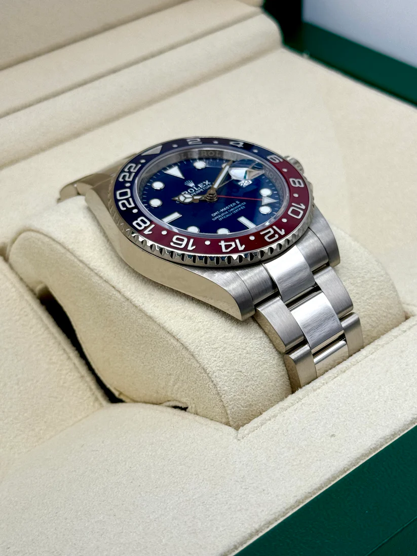 【Super Clone】ROLEX  GMT-Master II 40mm 126719BLRO