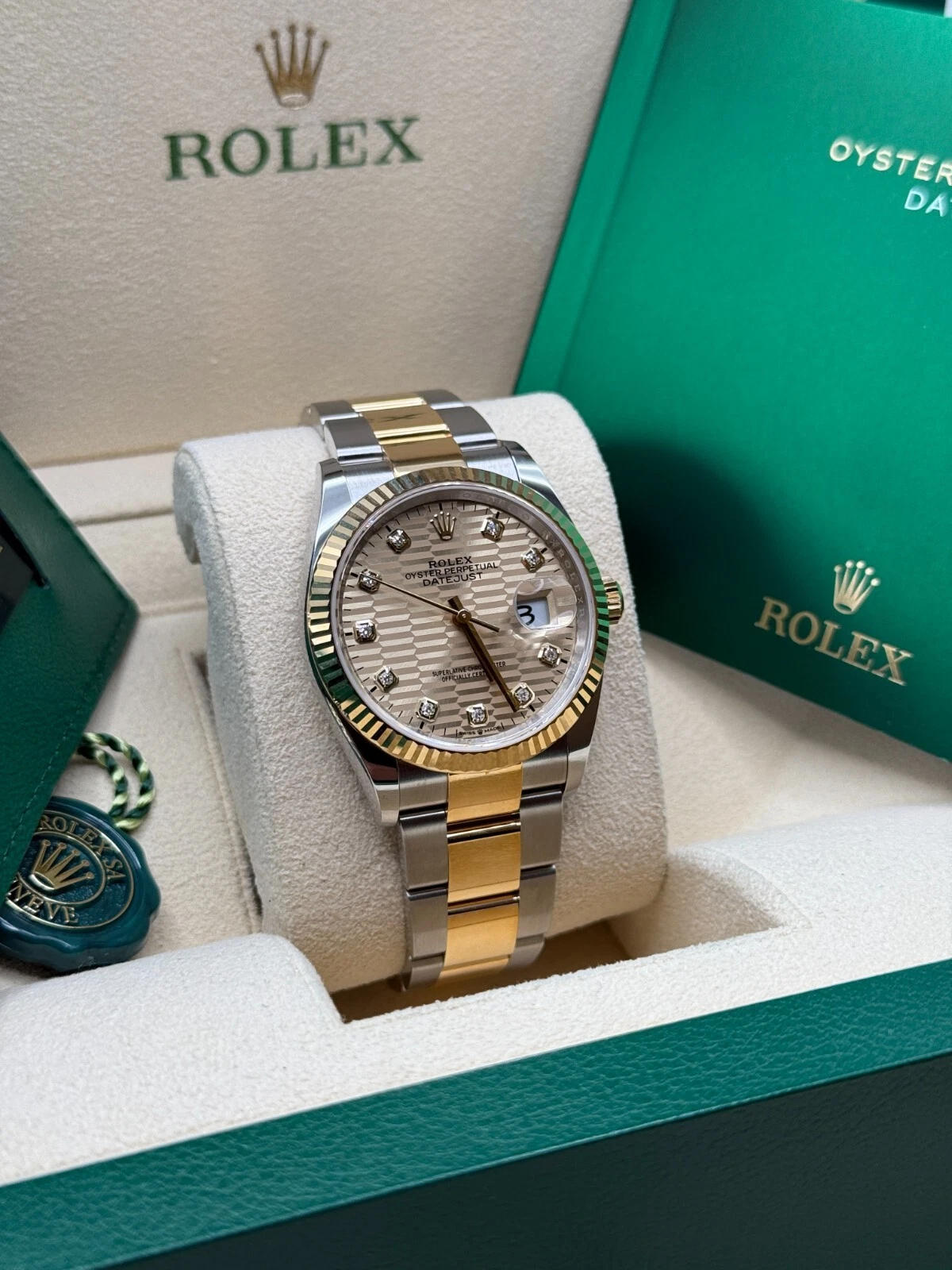 【Super Clone】ROLEX  Datejust 36mm 126233 Champagne Fluted Motif Diamond Dial Jubilee Bracelet