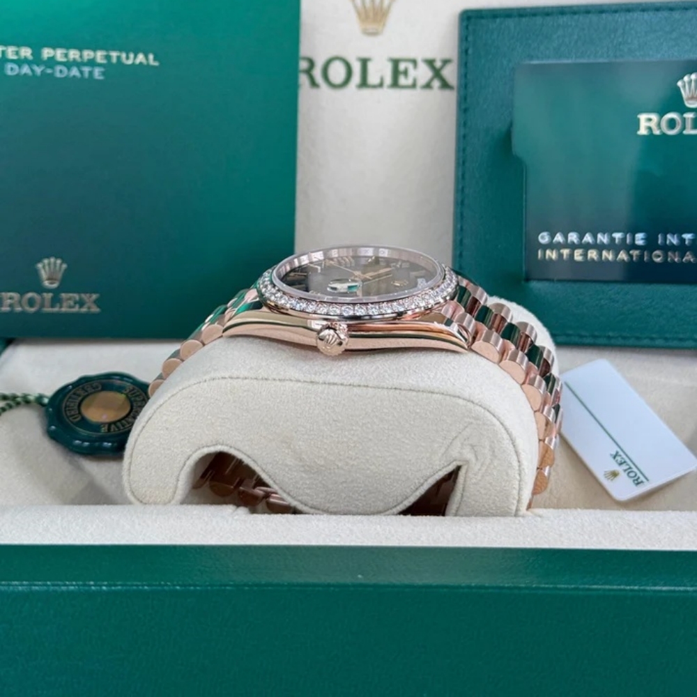 【Super Clone】ROLEX  Day-Date 40mm Slate Ombré Dial and Diamond Bezel 228345rbr-0025