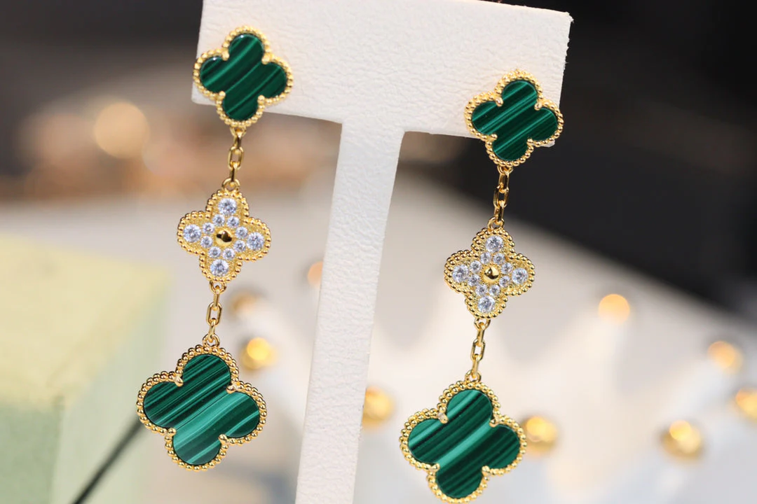 Regalia jewelryCLOVER EARRINGS GOLD MALACHITE DIAMOND 3 MOTIF