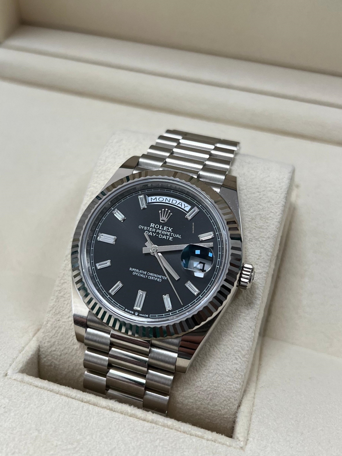【Super Clone】ROLEX  Day-Date 40mm  Black Diamonds Dial 228236-0004