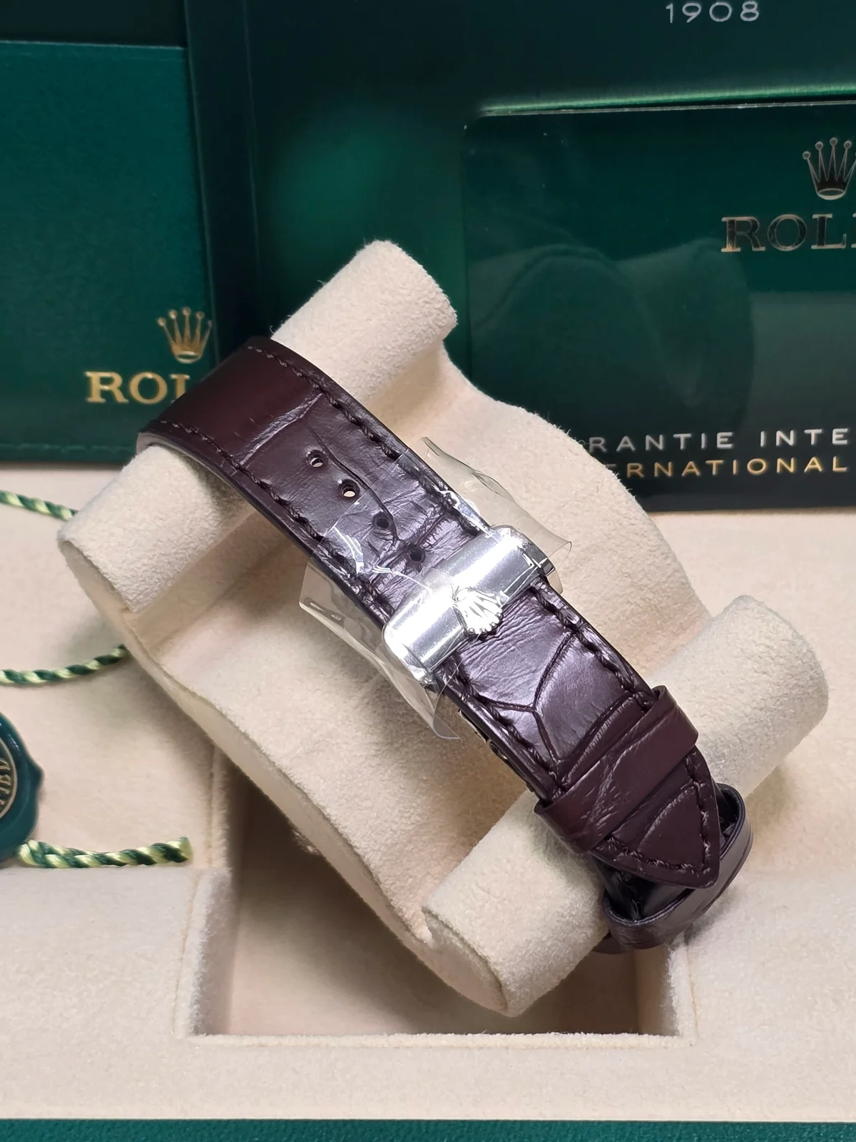 【Super Clone】ROLEX 1908 White Gold White Dial Brown Alligator Strap - 52509-0006