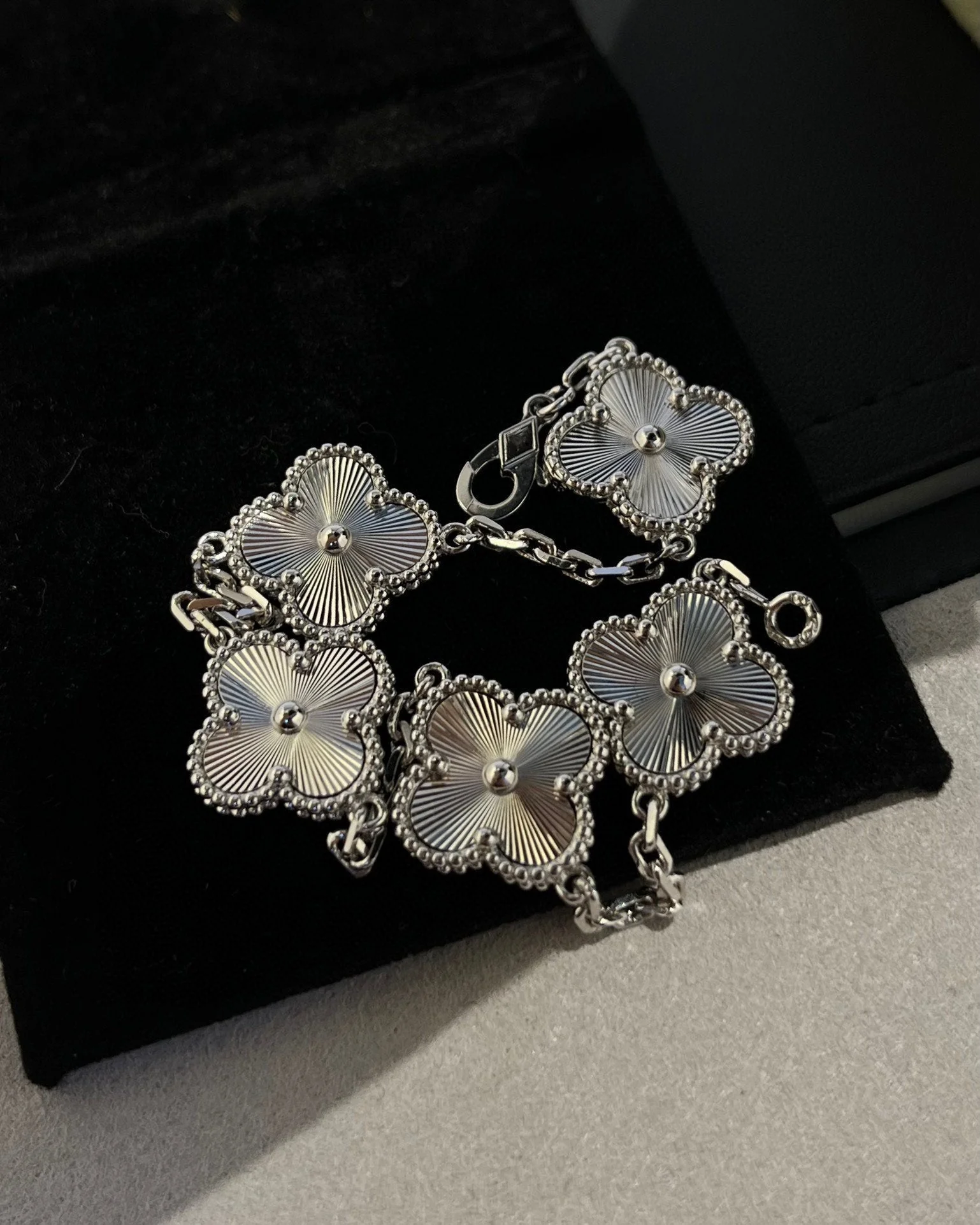 Regalia jewelryCLOVER SILVER 5 MOTIFS BRACELET