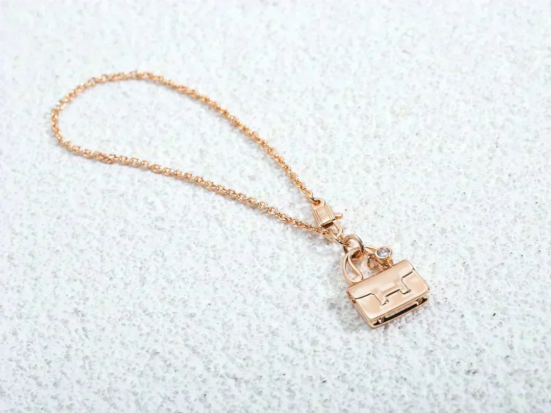 Regalia jewelryAMULETTE PEDANT ROSE GOLD NECKLACE
