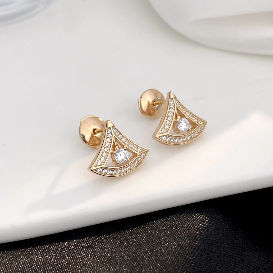 Regalia jewelryDREAM MINI DIAMOND STUD EARRINGS