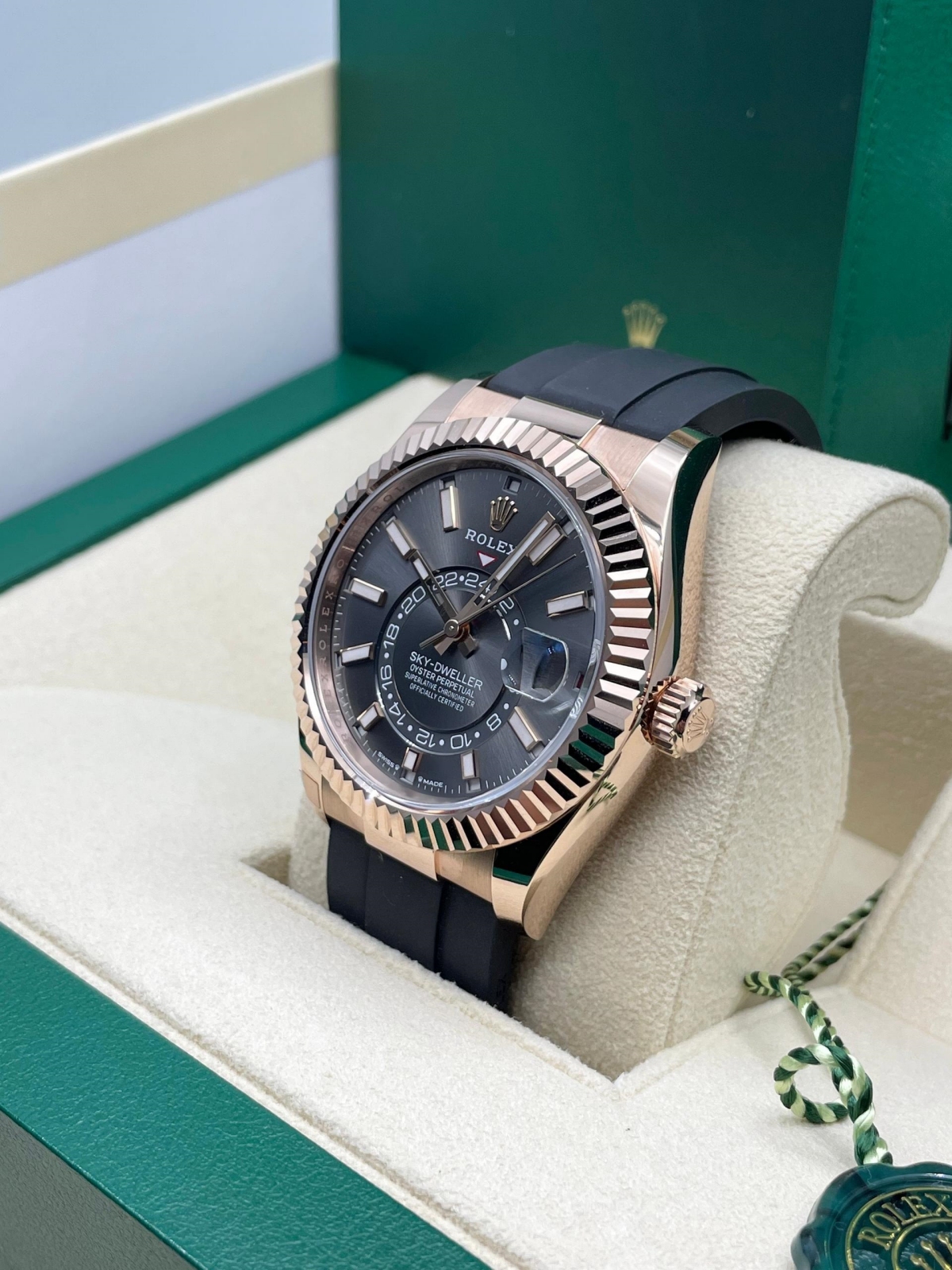 【Super Clone】ROLEX  Sky-Dweller 42mm Rose Gold Slate Dial Oysterflex - 336235