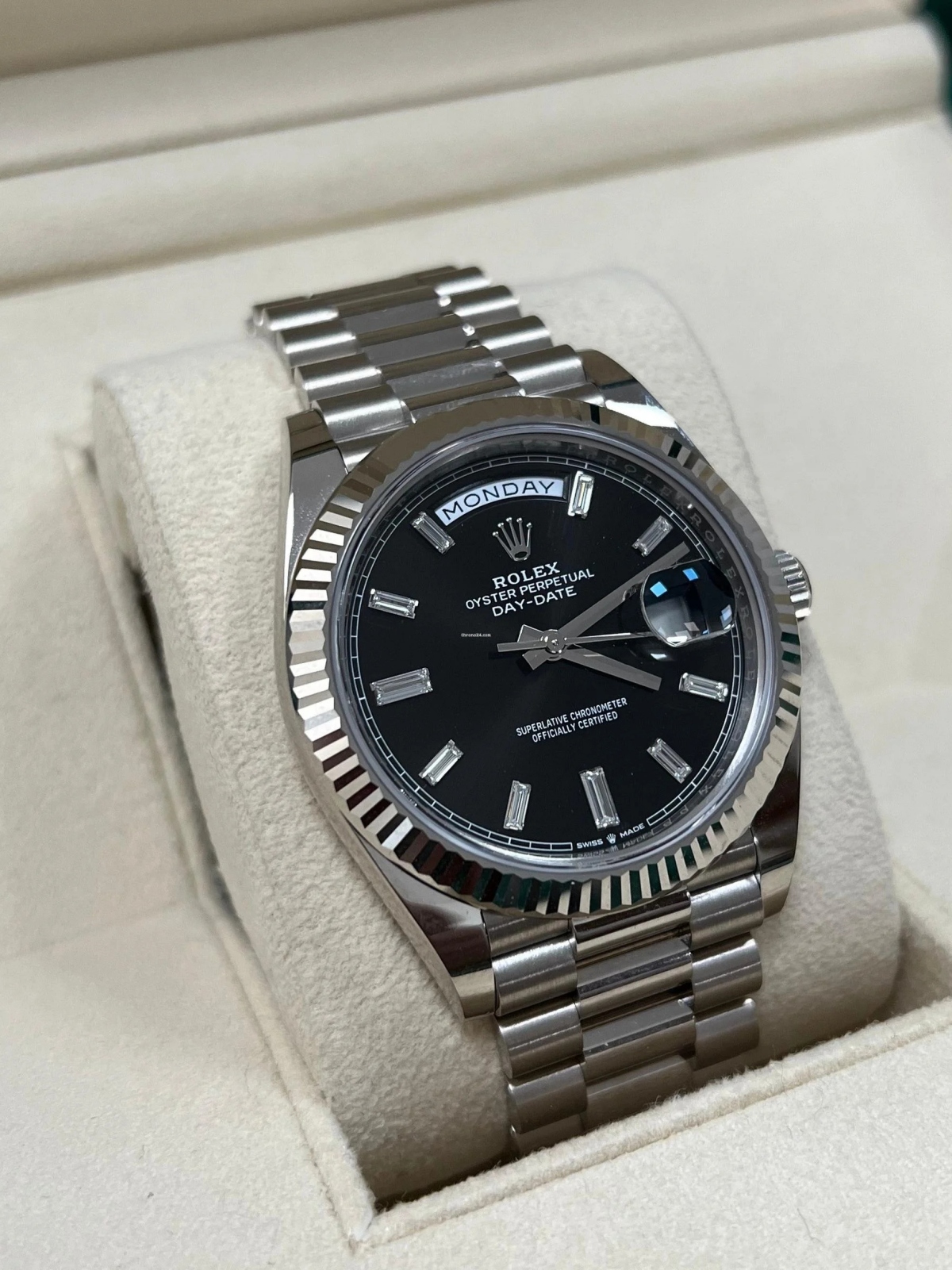 【Super Clone】ROLEX  Day-Date 40mm  Black Diamonds Dial 228236-0004