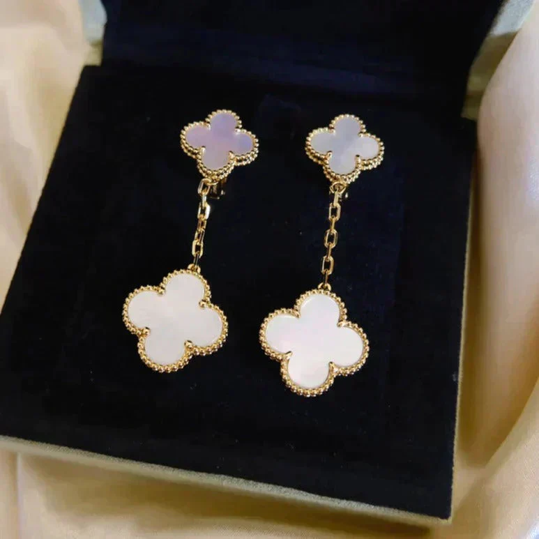 Regalia jewelryCLOVER 2 MOTIF WHITE MOP EARRINGS