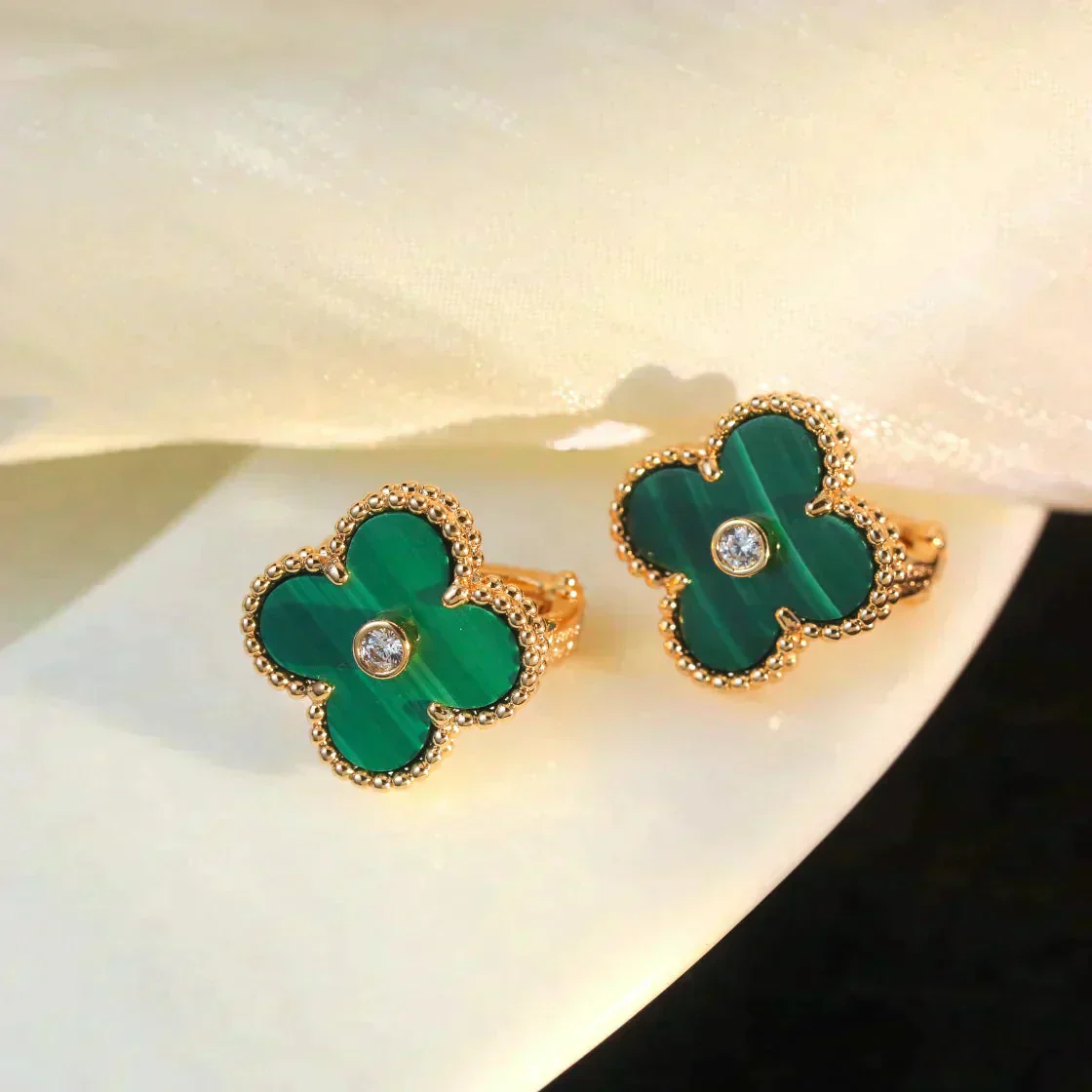 Regalia jewelryCLOVER MEDIUM 1 MOTIFS MALACHITE DIAMOND EARRINGS