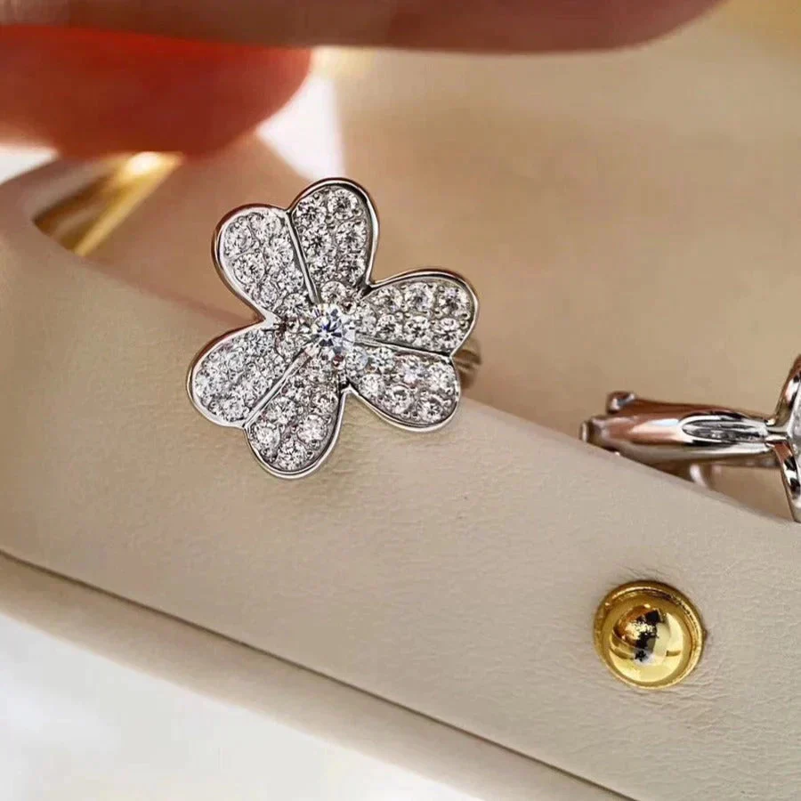 Regalia jewelryCLOVER COMOS DIAMOND EARRINGS SILVER