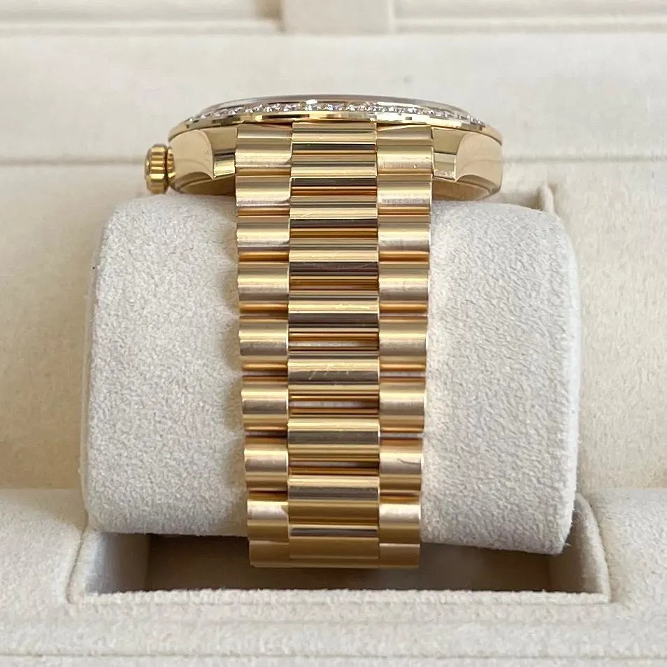 【Super Clone】ROLEX Day-Date 40mm Champagne Diamond Dial and Bezel Yellow Gold President Bracelet 228348RBR-0002