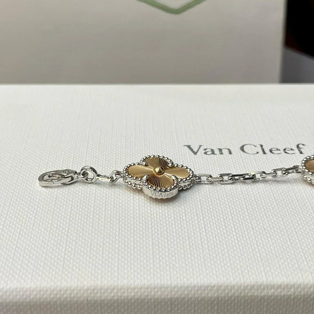 Regalia jewelryCLOVER 5 MOTIFS CHRISTMAS LIMITED EDITION BRACELET