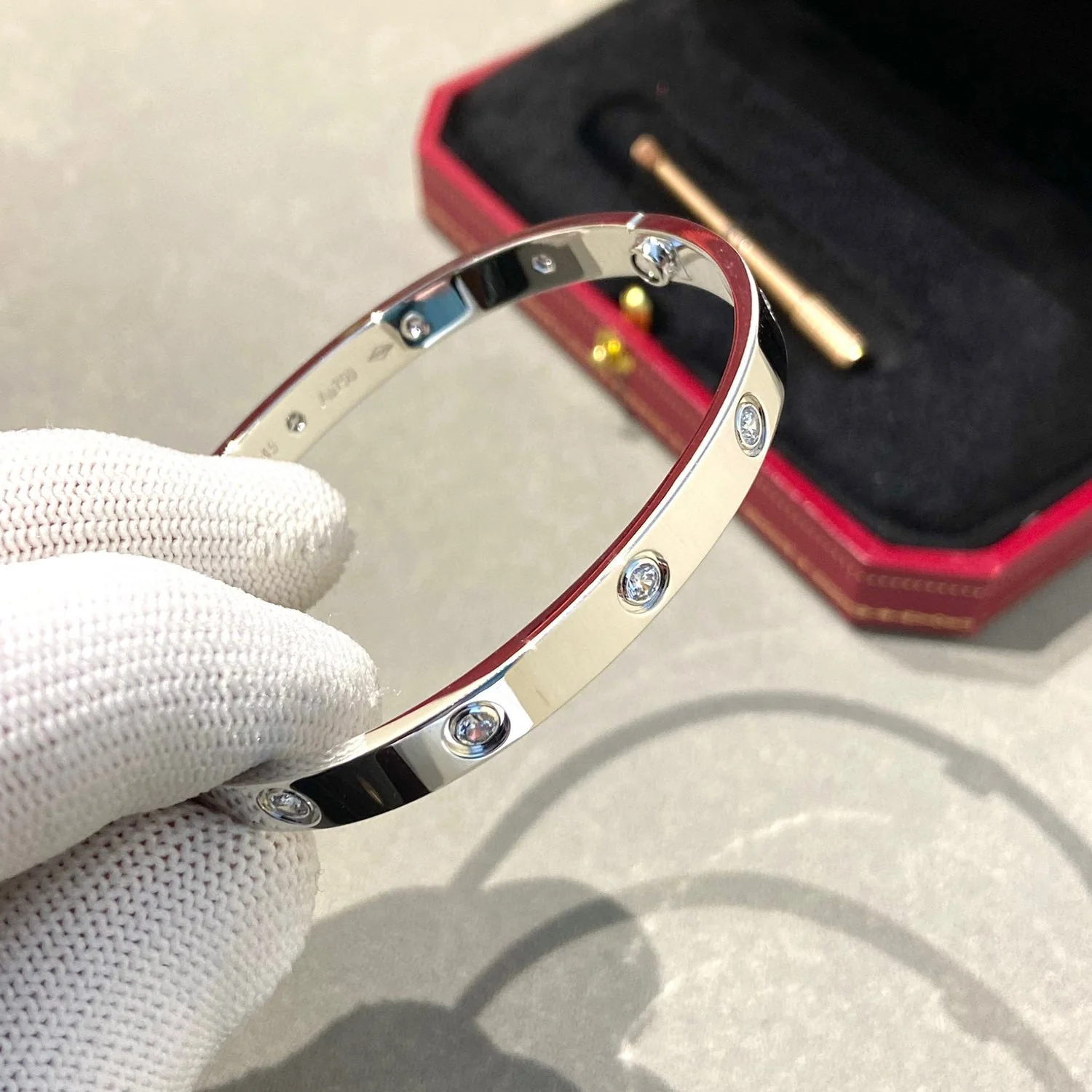 Regalia jewelryLOVE BRACELET 6.1MM 10 DIAMONDS