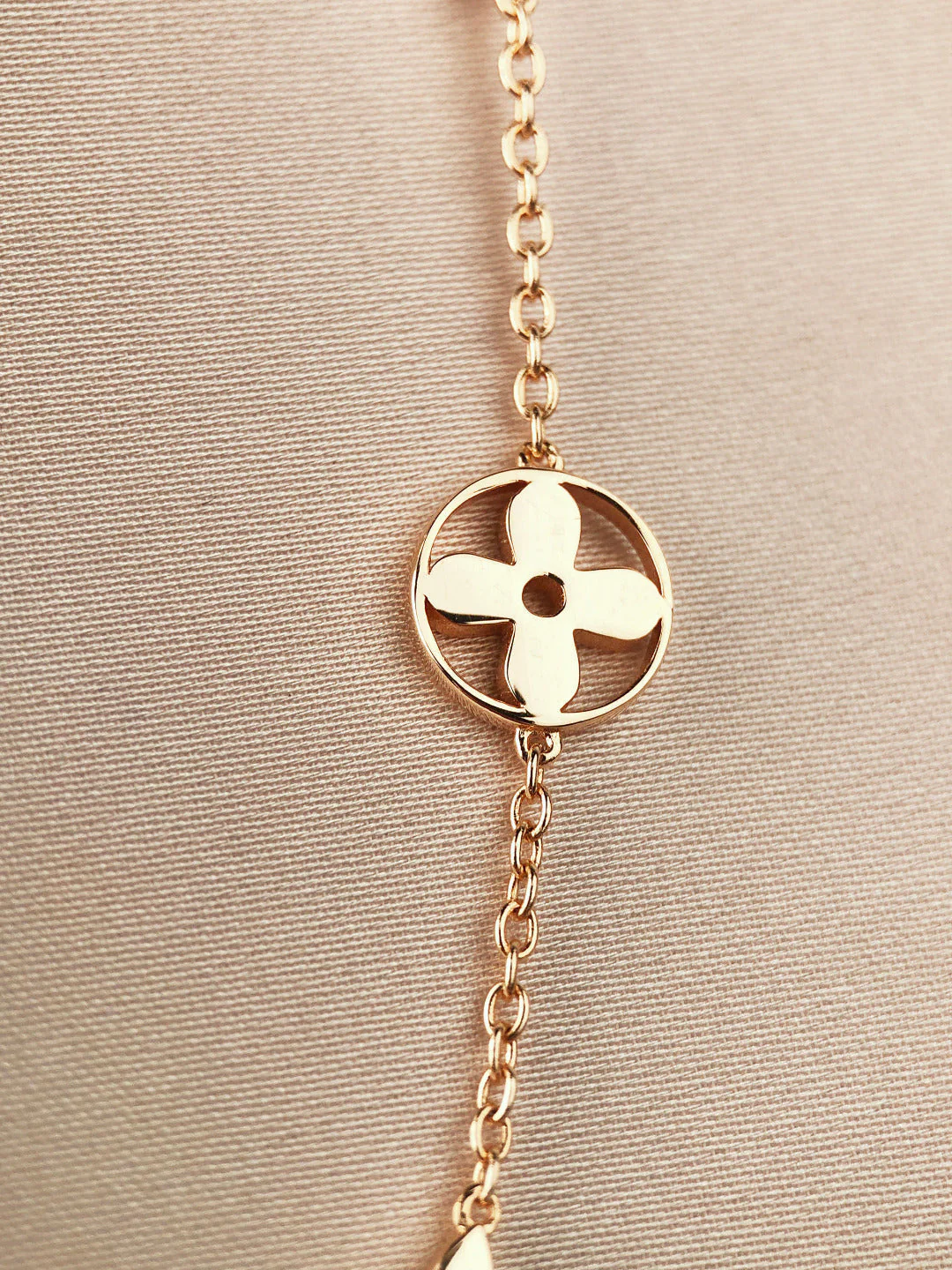 Regalia jewelrySTAR AND SUN 7 MOTIFS GOLD BRACELET