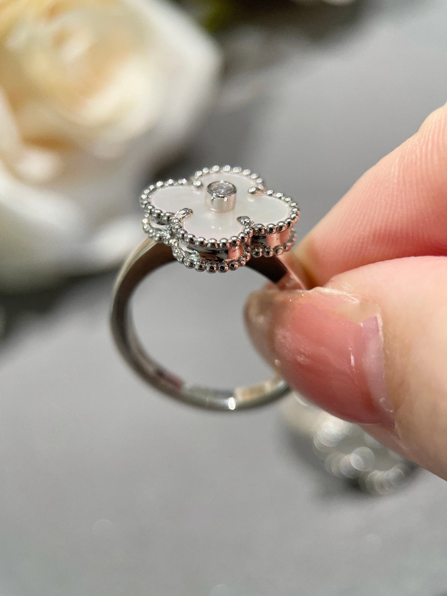 Regalia jewelryCLOVER SILVER MOP DIAMOND RING