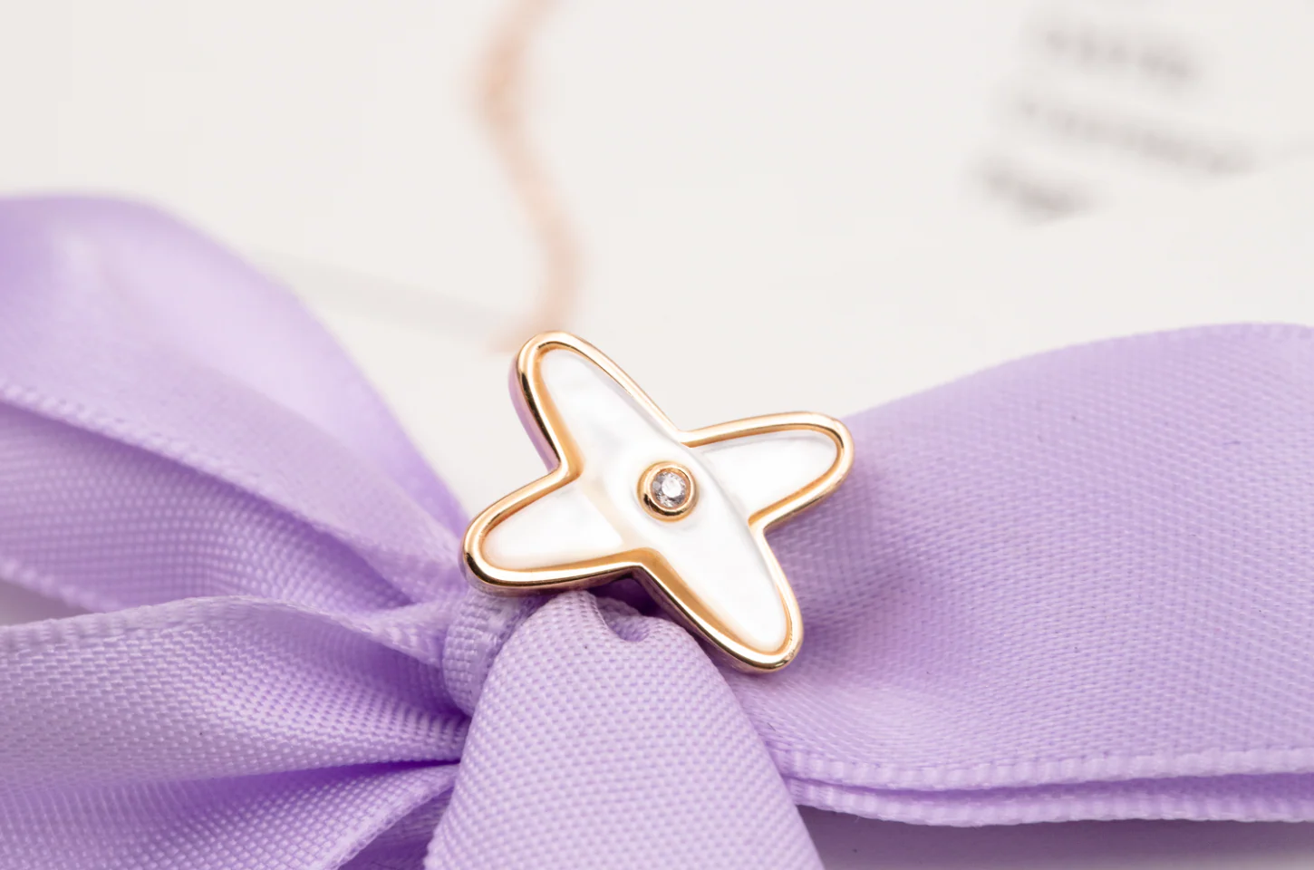 Regalia jewelryJEUX DE WHITE MOP PINK GOLD DIAMOND EARRINGS