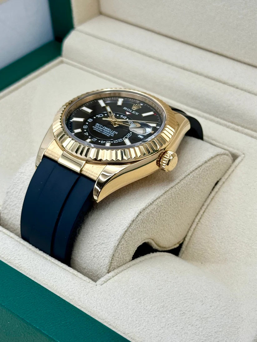 【Super Clone】ROLEX  Sky-Dweller 42mm Yellow Gold Black Dial Oysterflex - 336238