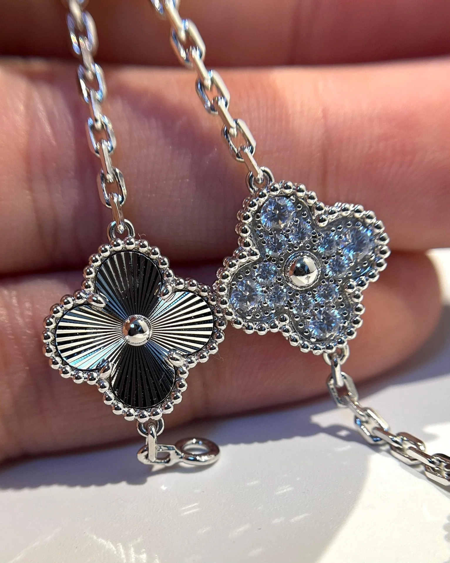 Regalia jewelryCLOVER 5 MOTIF SILVER DIAMOND BRACELET