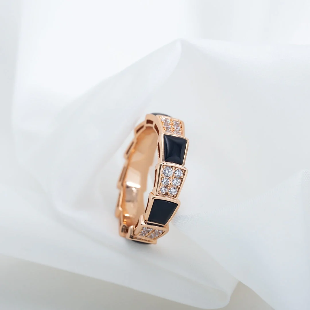 Regalia jewelrySERPENTI RING PINK GOLD BLACK MOP DIAMOND PAVED 4MM