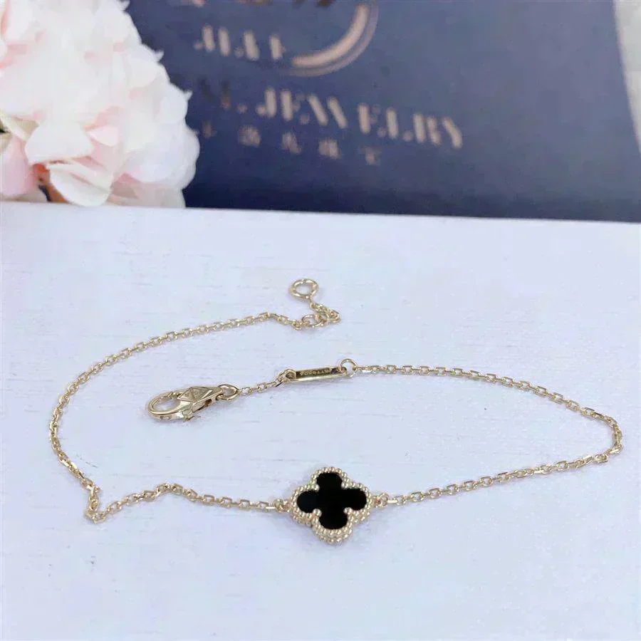 Regalia jewelryCLOVER ONYX SINGLE FLOWER BRACELET