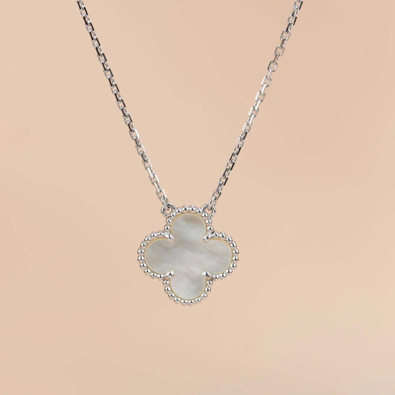 Regalia jewelryCLOVER  15MM WHITE MOTHER-OF-PEARL SILVER