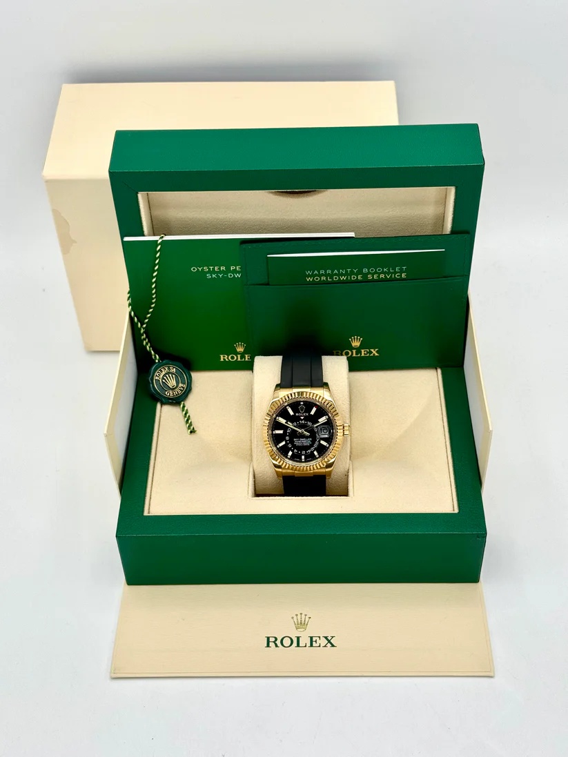 【Super Clone】ROLEX  Sky-Dweller 42mm Yellow Gold Black Dial Oysterflex - 336238