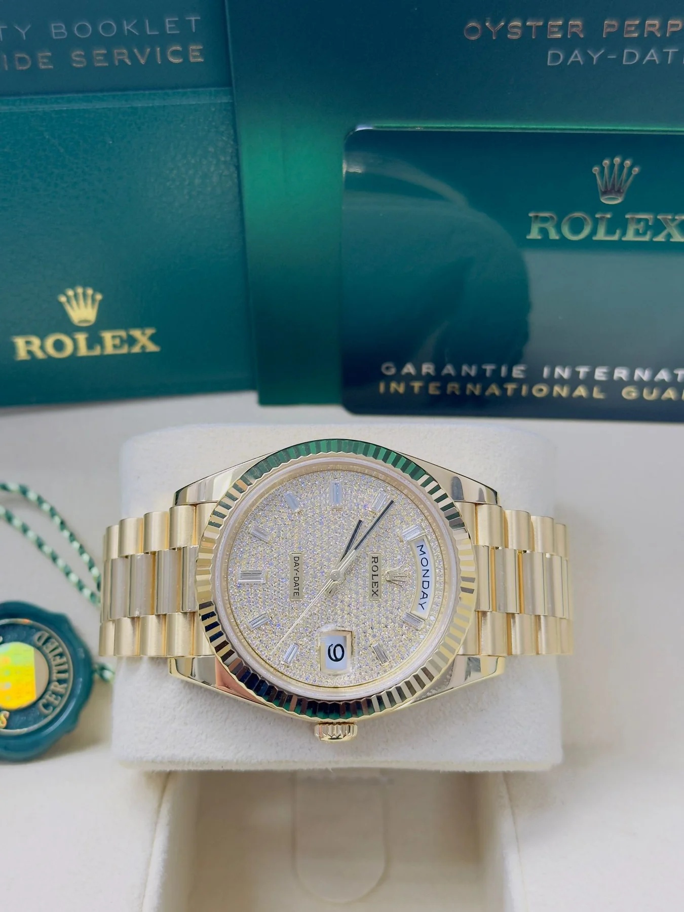 【Super Clone】ROLEX Yellow Gold President Day Date 40mm Diamond Pave Dial - 228238