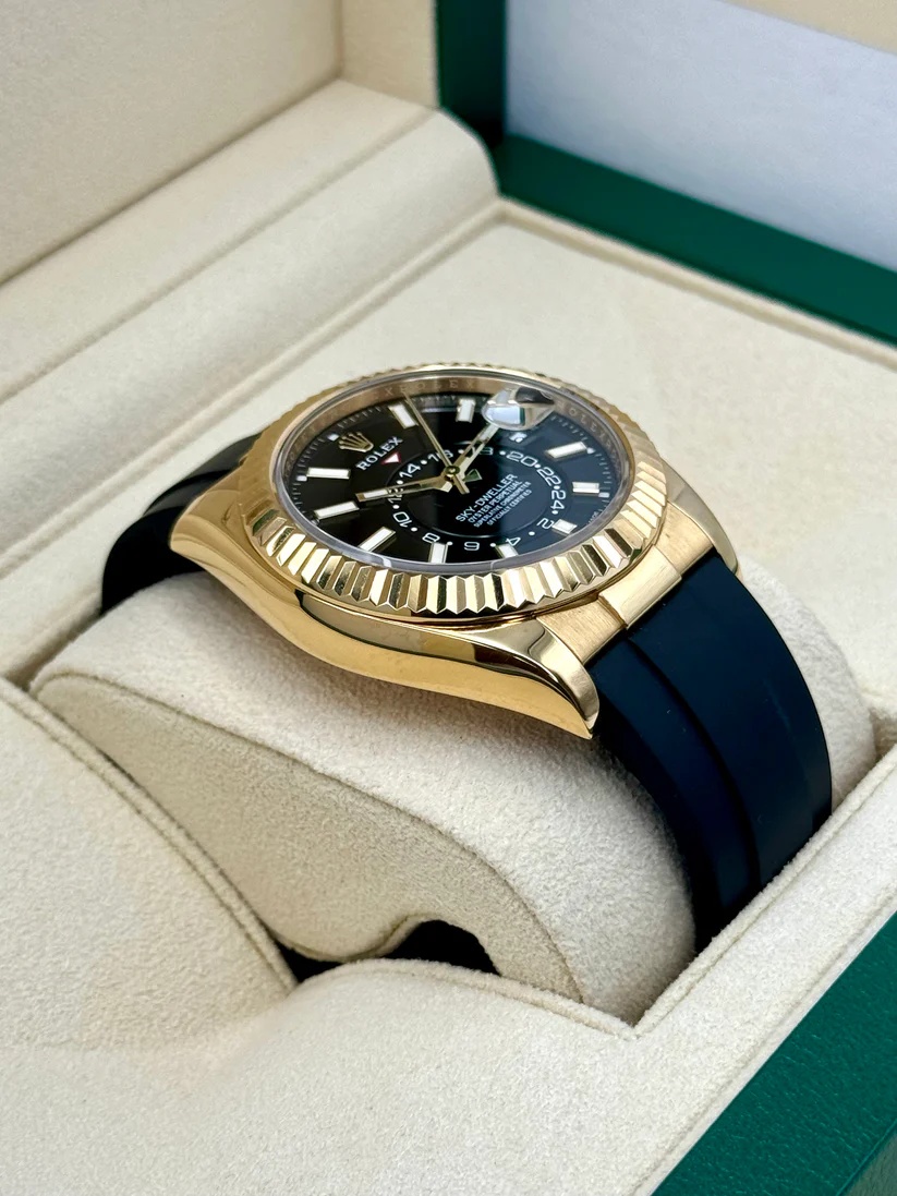 【Super Clone】ROLEX  Sky-Dweller 42mm Yellow Gold Black Dial Oysterflex - 336238