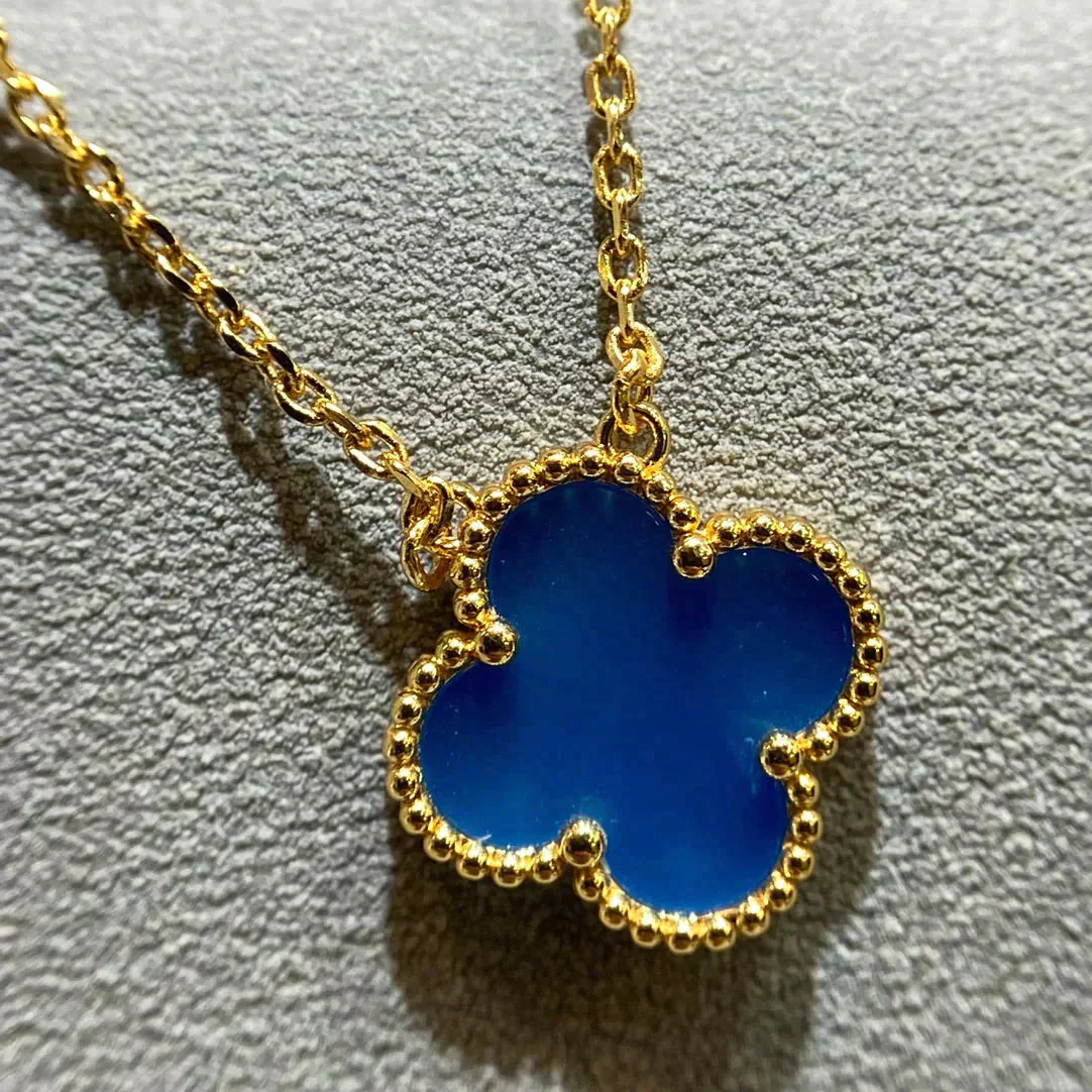 Regalia jewelryCLOVER 15MM BLUE AGATE NECKLACE