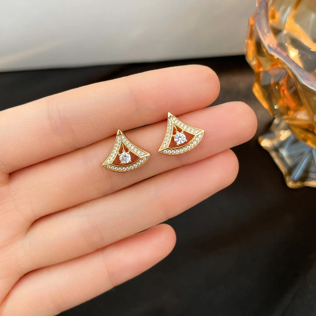 Regalia jewelryDREAM MINI DIAMOND STUD EARRINGS