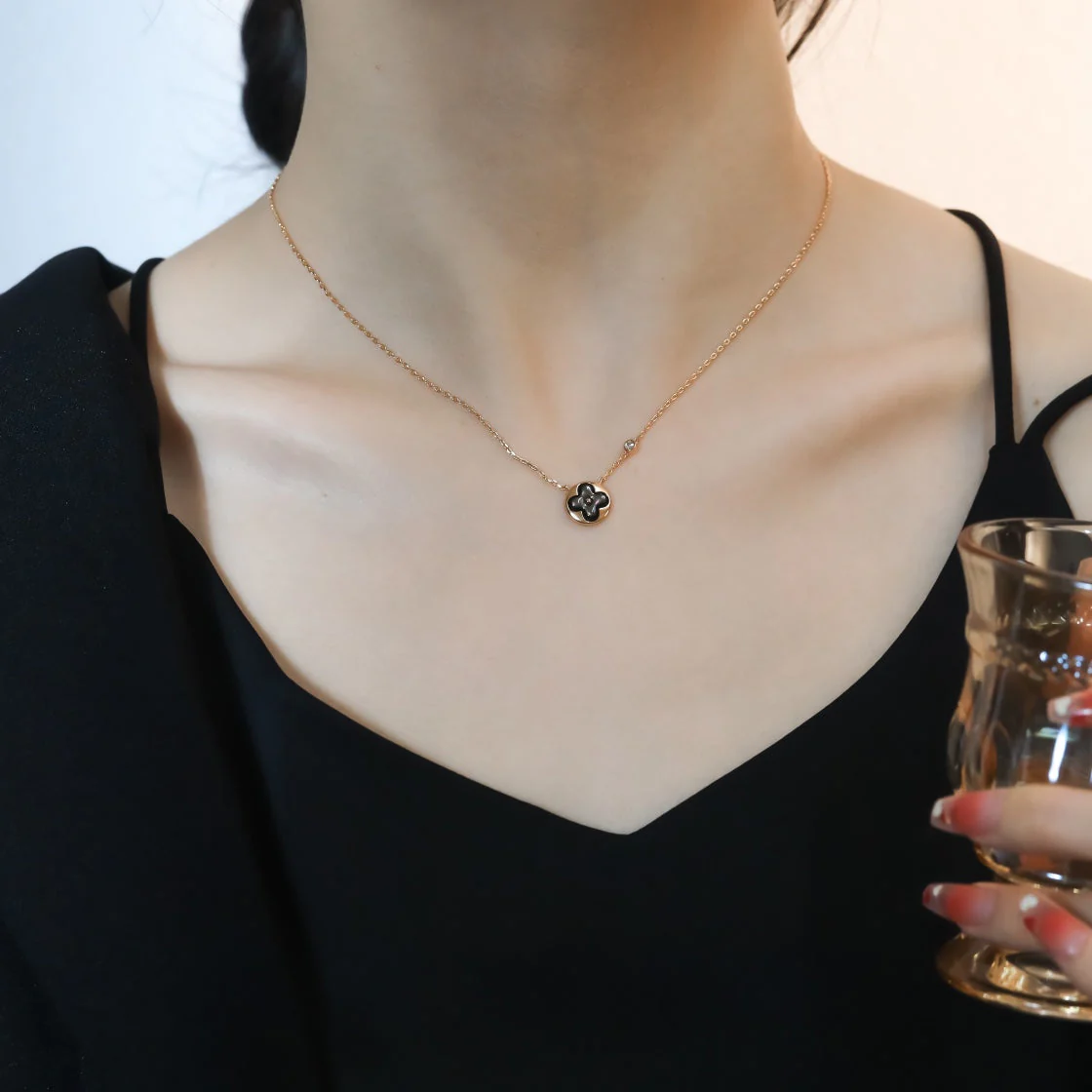 Regalia jewelrySUN PEDANT PINK GOLD 1 DIAMOND NECKLACE