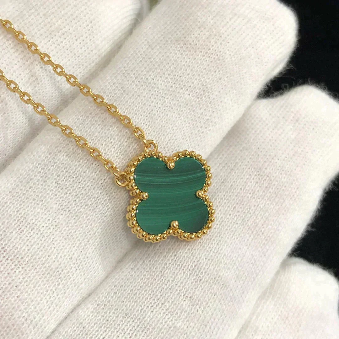 Regalia jewelryCLOVER 15MM MALACHITE SINGLE FLOWER  NECKLACE