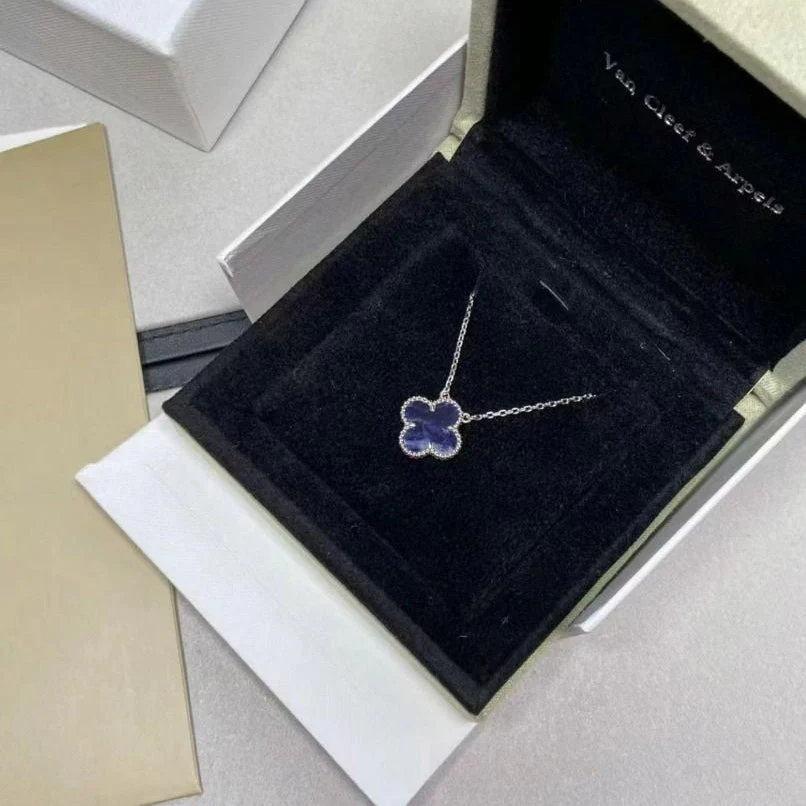 Regalia jewelryCLOVER 15MM PIETERSITE NECKLACE SILVER