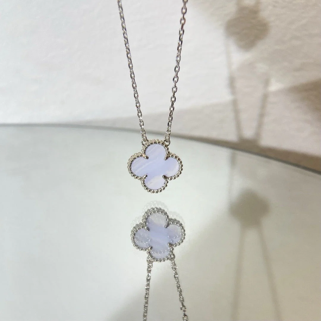 Regalia jewelryCLOVER 15MM BLUE CHALCEDONY NECKLACE SILVER