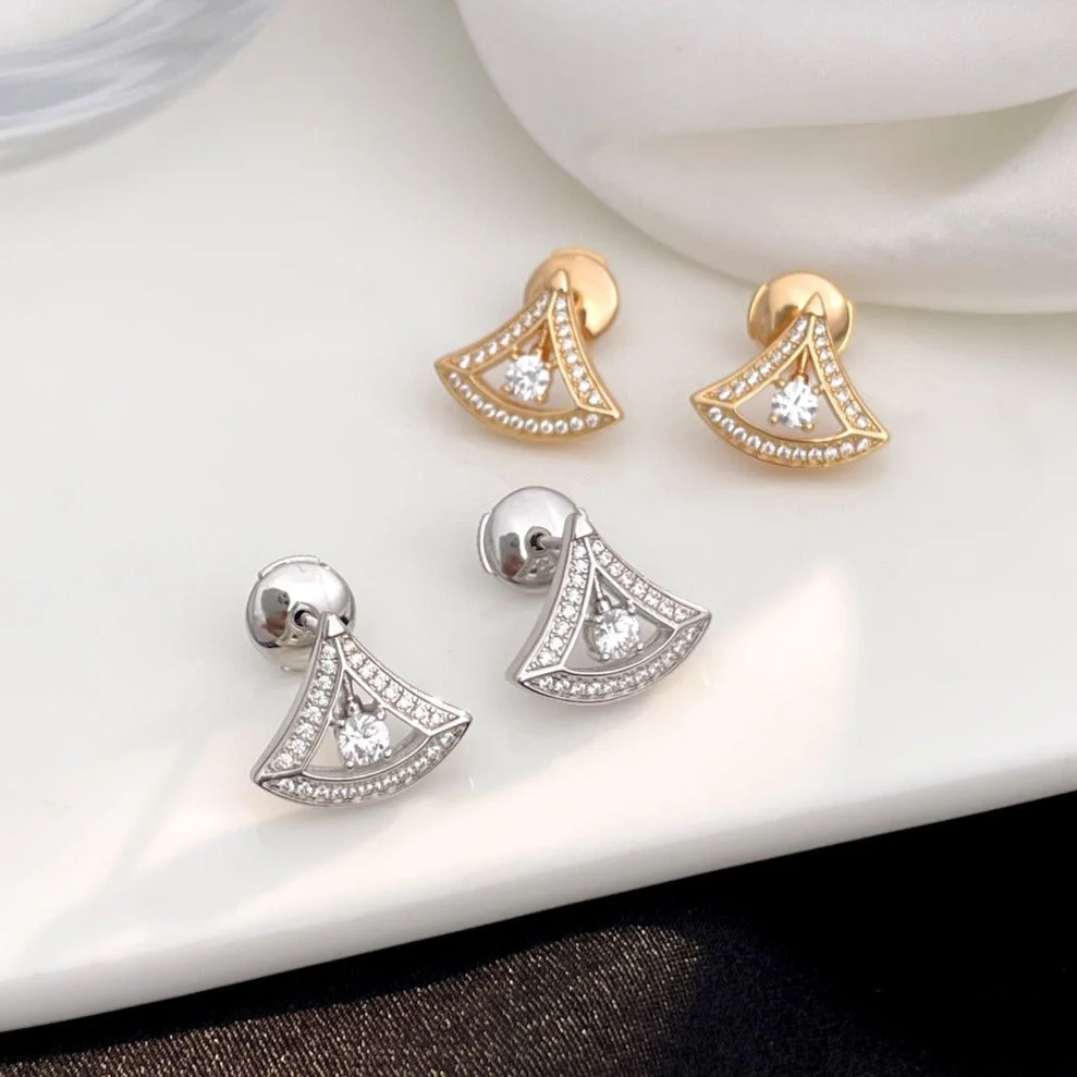 Regalia jewelryDREAM MINI DIAMOND STUD EARRINGS