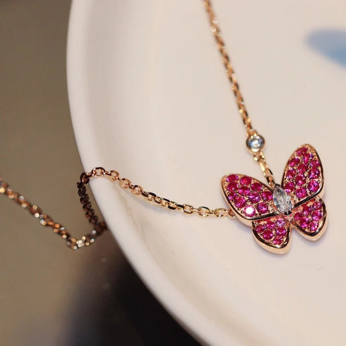 Regalia jewelryBUTTERFLY RED DIAMOND ROSE GOLD NECKLACE