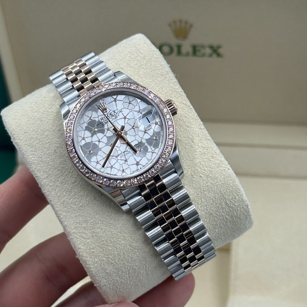 【Super Clone】ROLEX Datejust m278381-0031/0032 Silver Floral Motif Diamond Dial Diamond-Set Bezel 31mm