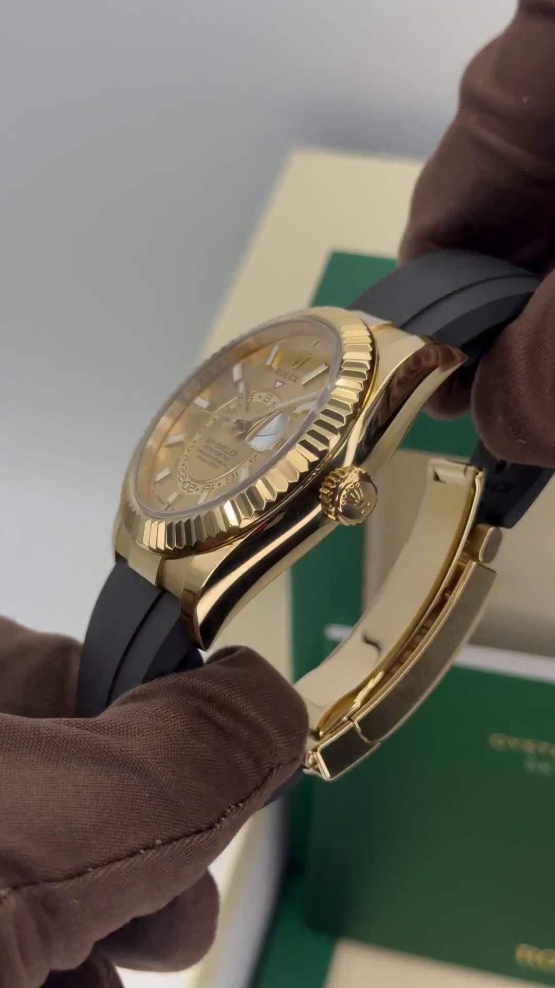 【Super Clone】ROLEX Sky-Dweller 42mm Yellow Gold Champagne Dial Oysterflex - 336238