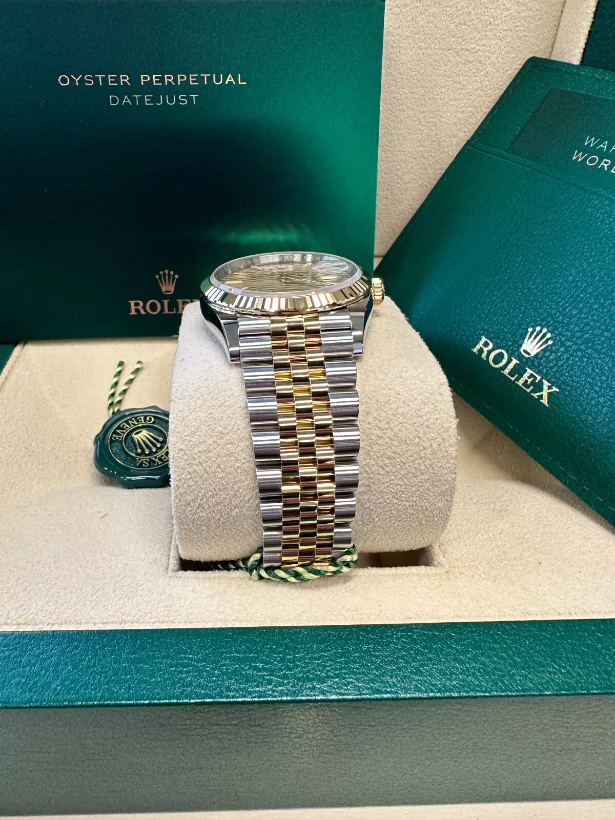 【Super Clone】ROLEX  Datejust 36mm 126233 Golden Fluted Motif 36mm Dial Oyster Bracelet