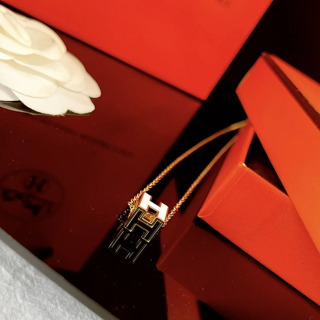 Regalia jewelryH WHITE SQUARE GOLD NECKLACE