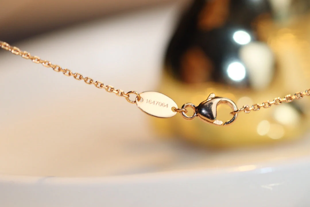 Regalia jewelryJEUX MALACHITE 1 DIAMOND PINK GOLD NECKLACE