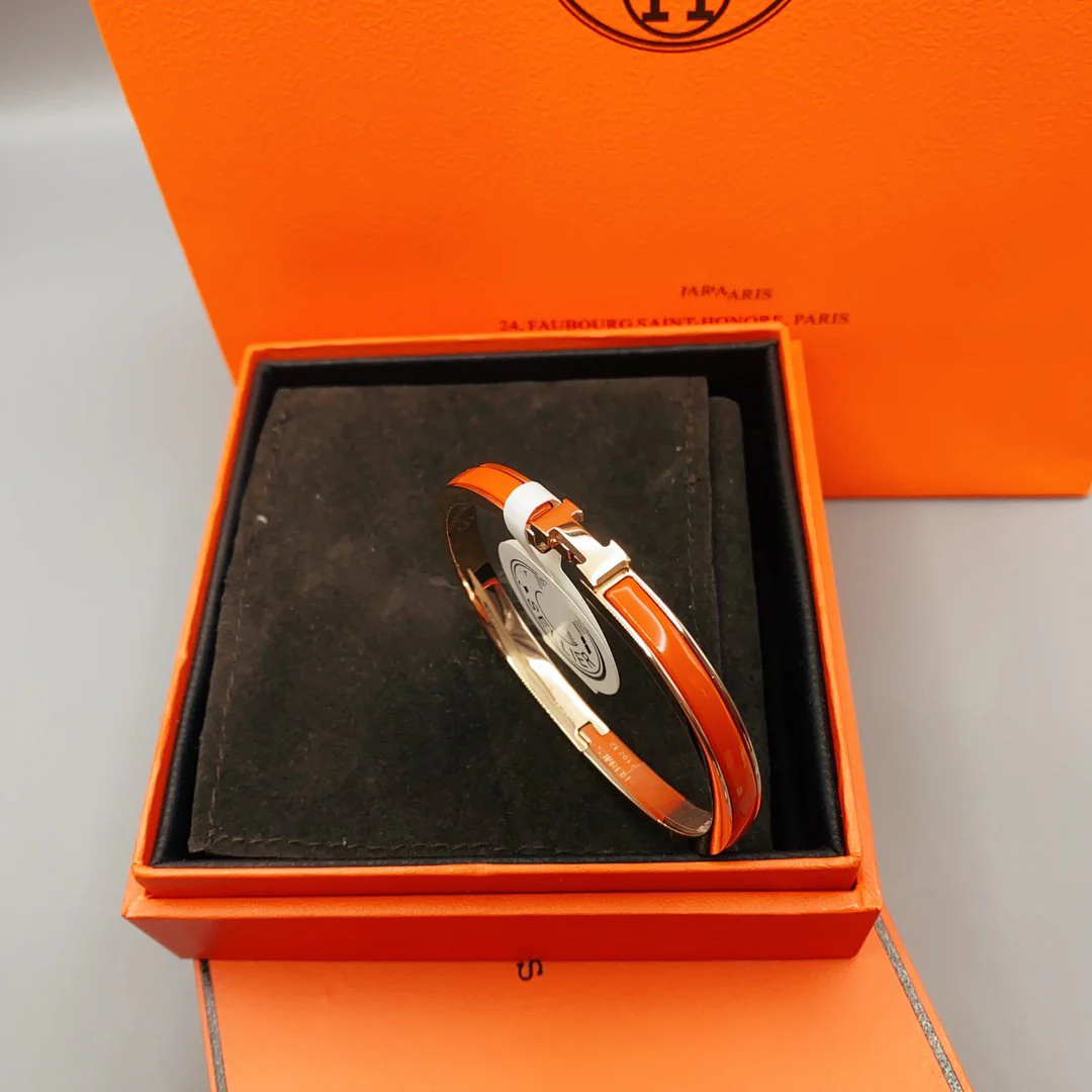 Regalia jewelryCLASSIC HM CLIC RED 8MM ENAMEL BRACELET