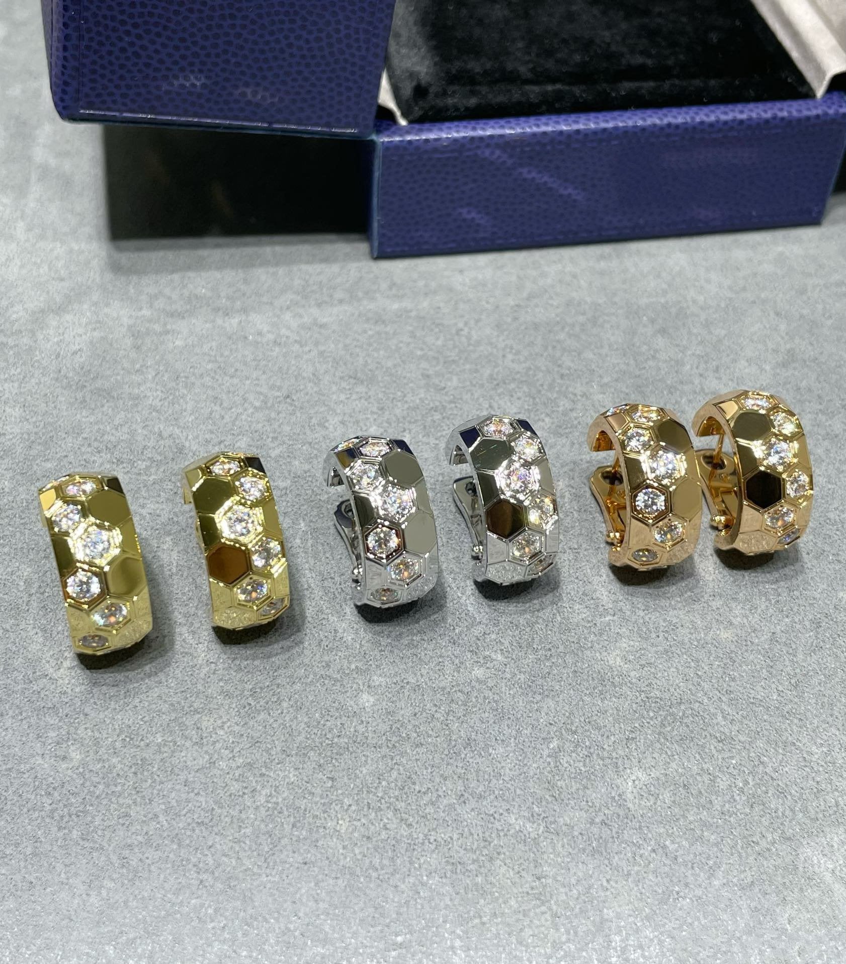 Regalia jewelryBEE LOVE DIAMOND HOOP EARRINGS