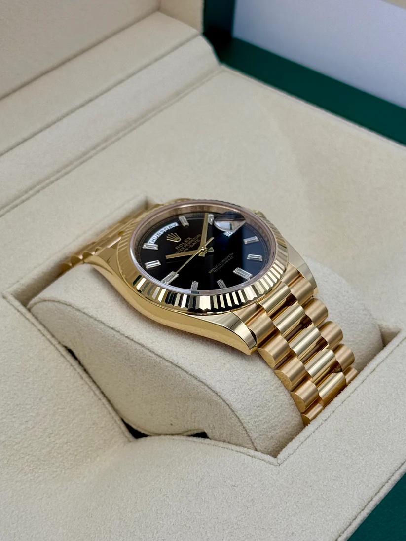 【Super Clone】ROLEX  Yellow Gold President Day Date 40mm Black Diamond Baguette Dial - 228238