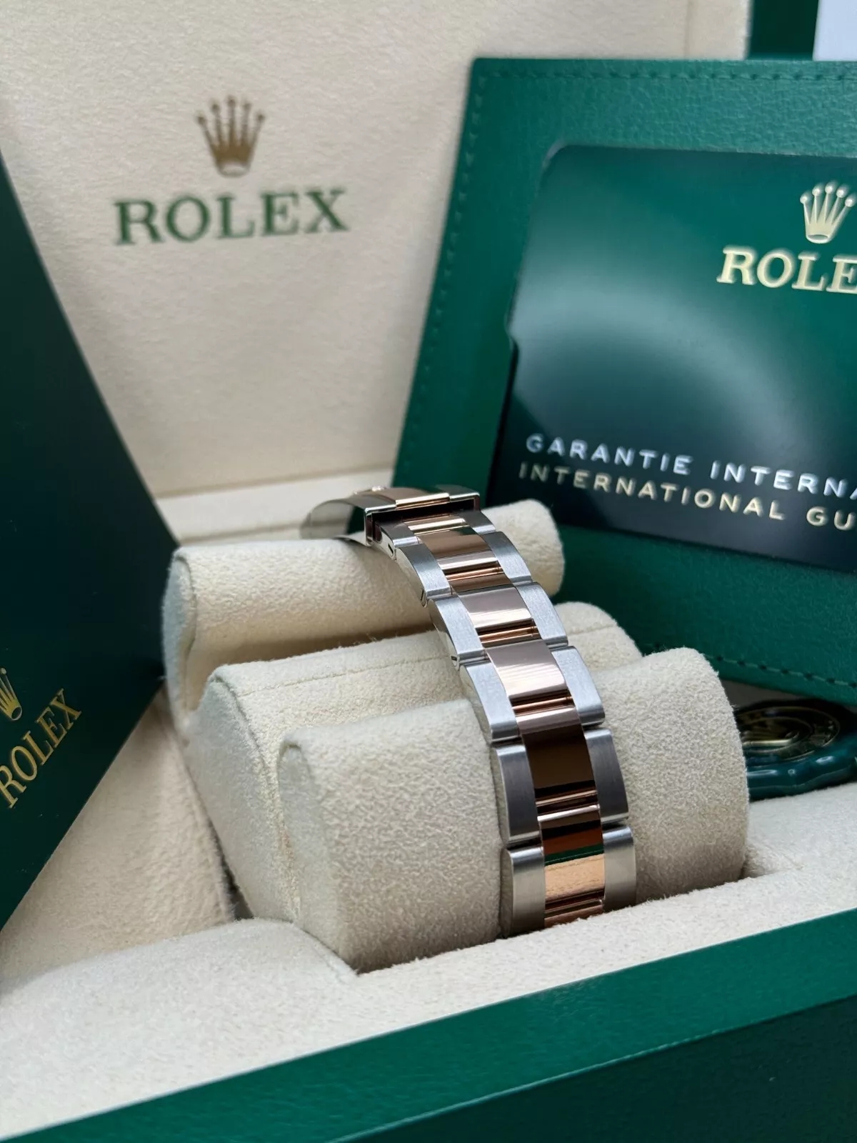 【Super Clone】RLX Datejust m278381-0025/0026 Mother-of-Pearl Diamond 31mm Dial Diamond-Set Bezel and Oyster Bracelet Watch